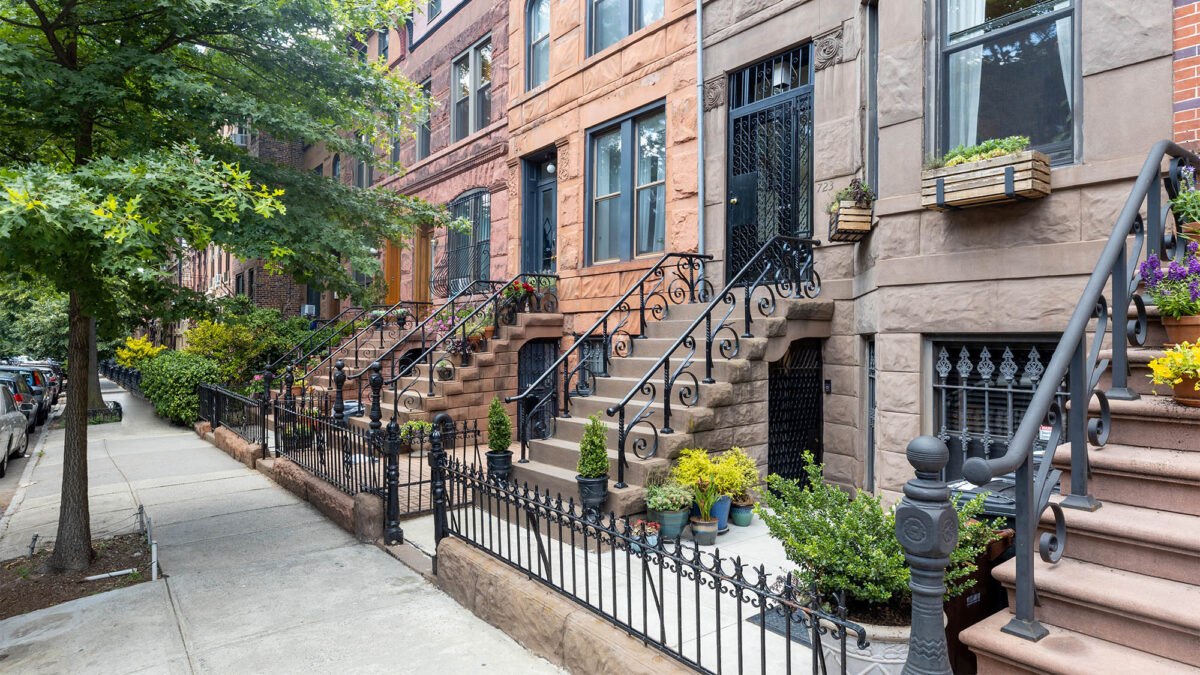 Brownstone exteriors on Brooklyn street