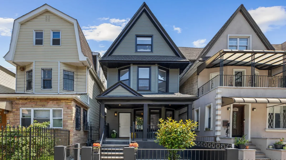 Three rowhouses on Brooklyn street